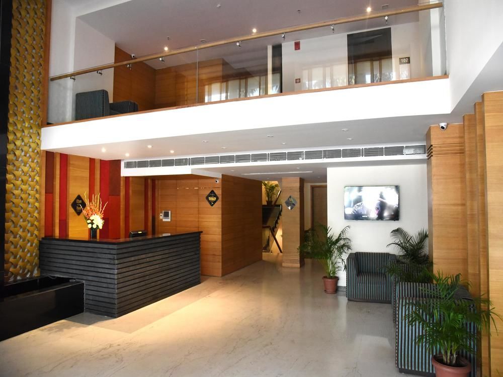 Hotel Sunbeam Premium Zirakpur Esterno foto